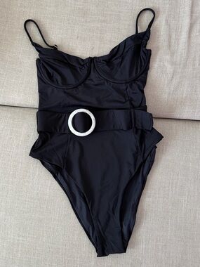 Revolve WeWoreWhat Black Danielle One Piece Swimsuit Belted